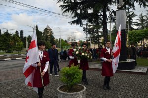 სამტრედიაში მეორე მსოფლიო ომში დაღუპულ გმირებს პატივი მიაგეს