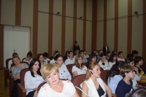 სამტრედიაში წარჩინებულ მოსწავლეებს პორტაბელური კომპიუტერები გადაეცათ