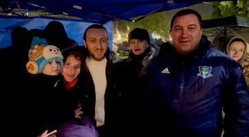 სამტრედიის   მთავარი ნაძვის ხე  საზეიმოდ აინთო