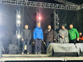 კახი კალაძის ტრადიციული საჩუქარი სამტრედიელ მრავალშვილიან ოჯახებს
