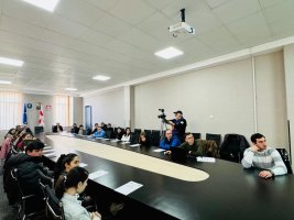 სამტრედიის მუნიციპალიტეტის მერიაში, ახალგაზრდული მრჩეველთა საბჭოსთან მორიგი შეხვედრა გაიმართა