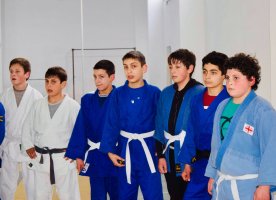 სამტრედიაში სკოლებს შორის მუნიციპალური ტურნირი მიმდინარეობს 