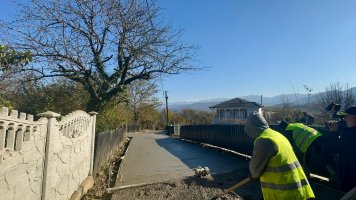 სამტრედიაში შიდა სასოფლო გზების რეაბილიტაცია აქტიურად მიმდინარეობს 