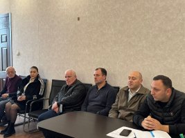 მერმა,  სამსახურის უფროსებთან მიმდინარე, დაგეგმილ და დასრულებულ პროექტებზე ისაუბრა