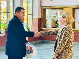 სამტრედიის მერმა შობა–ახალი წელი სტრატეგიული დანიშნულების ობიექტებში, 24 საათიან რეჟიმში მომუშავე პერსონალს მიულოცა