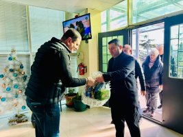 სამტრედიის მერმა შობა–ახალი წელი სტრატეგიული დანიშნულების ობიექტებში, 24 საათიან რეჟიმში მომუშავე პერსონალს მიულოცა