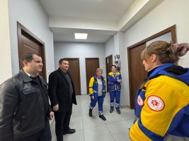 სამტრედიის მერმა შობა–ახალი წელი სტრატეგიული დანიშნულების ობიექტებში, 24 საათიან რეჟიმში მომუშავე პერსონალს მიულოცა