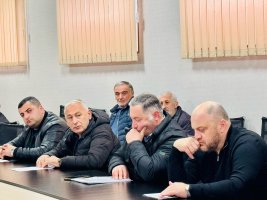მერმა,  სამსახურის უფროსებთან მიმდინარე, დაგეგმილ და დასრულებულ პროექტებზე ისაუბრა