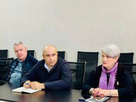 სამუშაო თათბირი მერიის სტრუქტურული ერთეულების ხელმძღვანელებთან და ადმინისტრაციულ ერთეულებში მერის წარმომადგენლებთან
