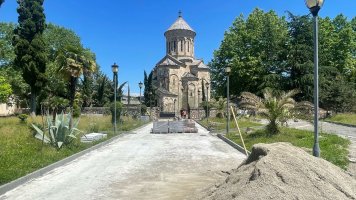 სამტრედიაში აქტიურად მიმდინარეობს სკვერების, საცხოვრებელი ბინებისა და სპორტული მოედნების განახლება