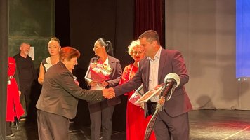 სამტრედიაში ღვაწლმოსილი მასწავლებლები დააჯილდოვეს