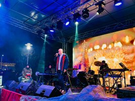 სამტრედიაში საზეიმოდ აინთო ქალაქის მთავარი საახალწლო ნაძვის ხე