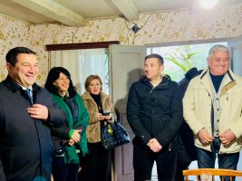 სამტრედიის მუნიციპალიტეტის მერმა 100 წლის იუბილე მიულოცა ნორა შენგელია-გაბადაძეს