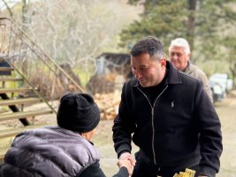 დავით ბახტაძემ 101 წლის შესრულება მიულოცა ლიდა ჩაჩუას