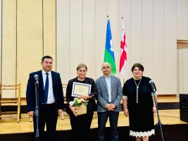 სამტრედიაში ღვაწლმოსილი პედაგოგები დააჯილდოვეს
