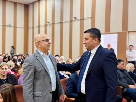 სამტრედიაში ღვაწლმოსილი პედაგოგები დააჯილდოვეს